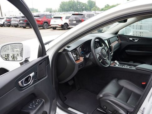 Used 2023 Volvo XC60 B5 Ultimate AWD/4WD image 14