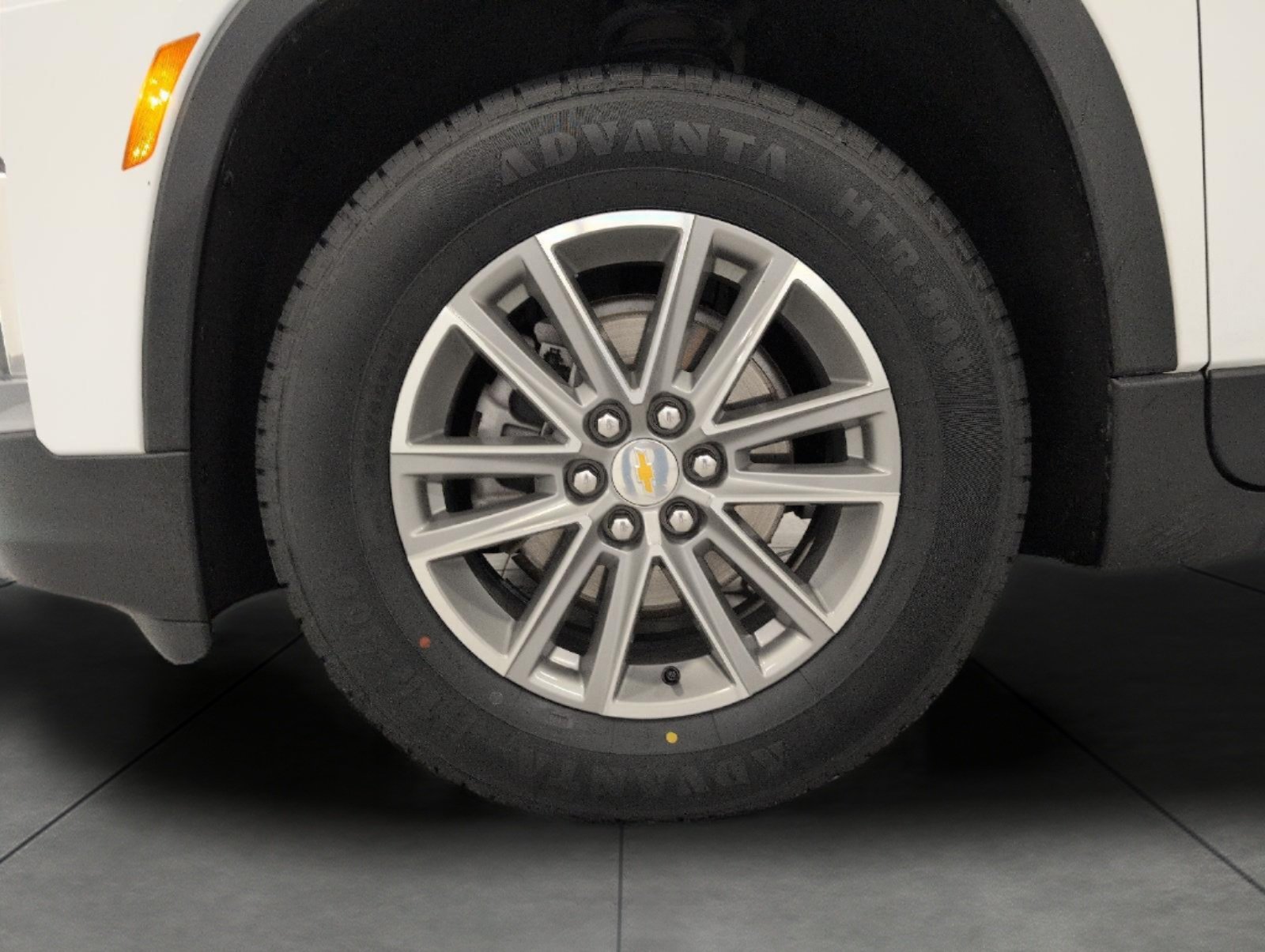 Used 2023 Chevrolet Traverse LT w/ LPO, Floor Liner Package AWD/4WD image 4