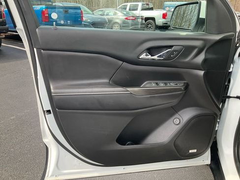 Used 2018 GMC Acadia SLT image 17