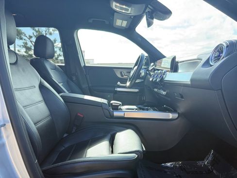 Used 2023 Mercedes-Benz EQB 300 4MATIC image 19