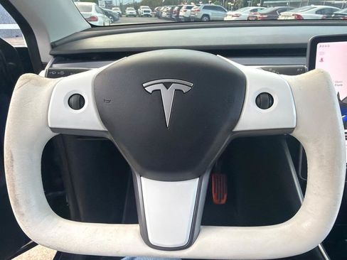 Used 2021 Tesla Model Y Long Range AWD/4WD image 20