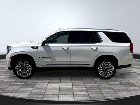 Used 2024 GMC Yukon Denali Ultimate AWD/4WD image 4