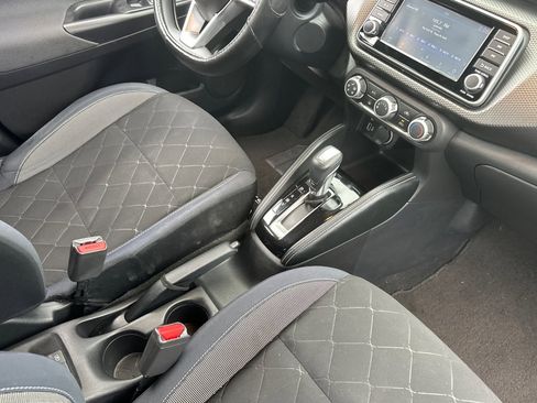 Used 2018 Nissan Kicks S image 18