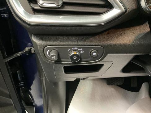 Used 2023 Chevrolet TrailBlazer LT w/ Convenience Package image 11