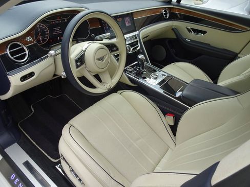 Used 2021 Bentley Flying Spur V8 AWD/4WD image 8