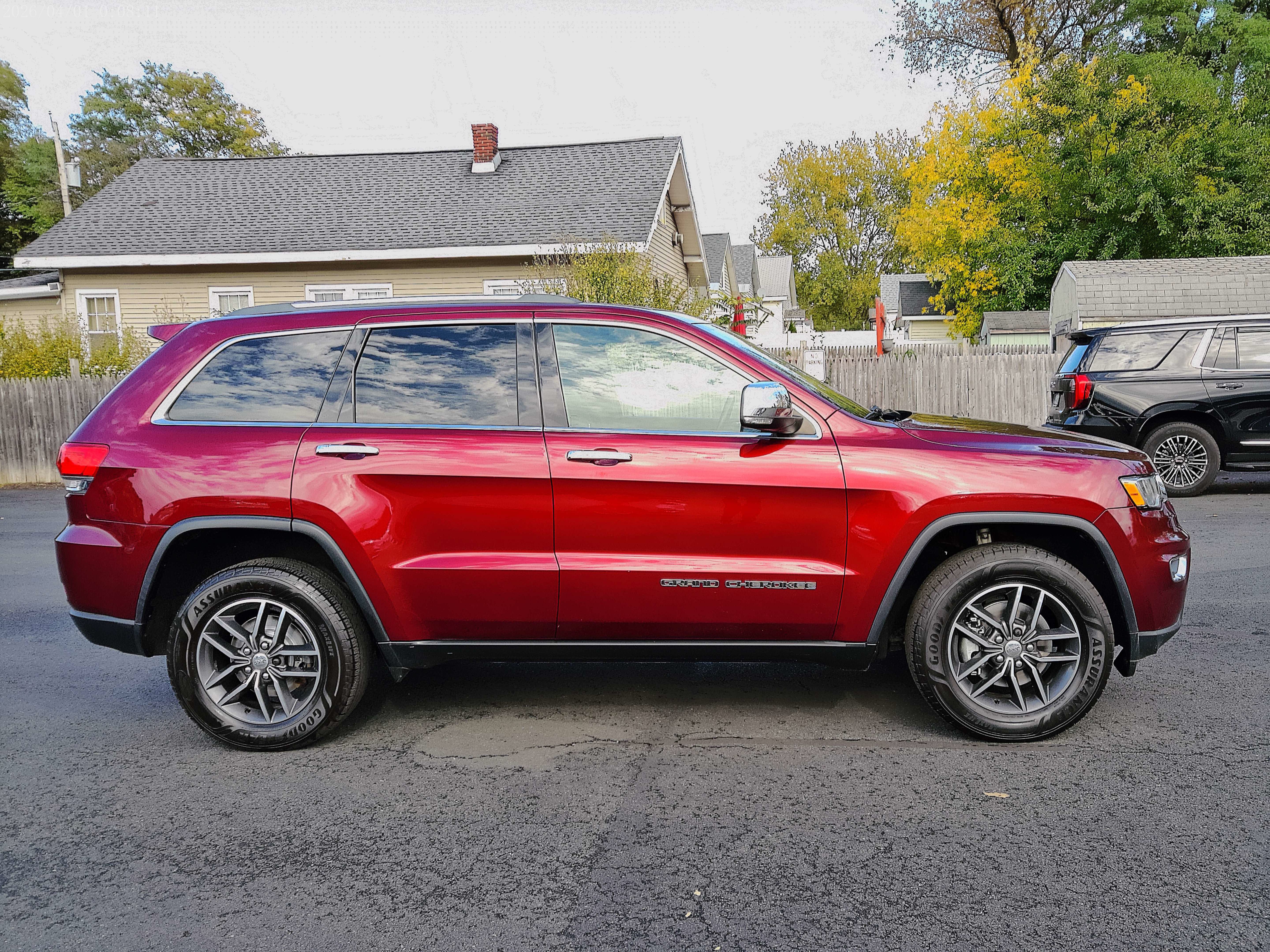 Used 2018 Jeep Grand Cherokee Limited AWD/4WD image 12