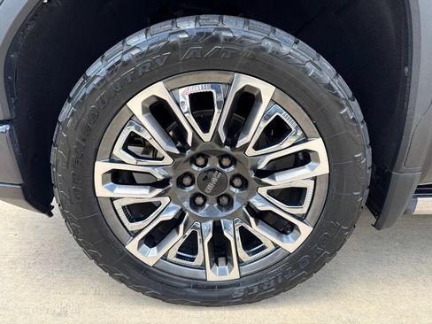 Used 2023 GMC Sierra 1500 Denali Ultimate AWD/4WD image 10