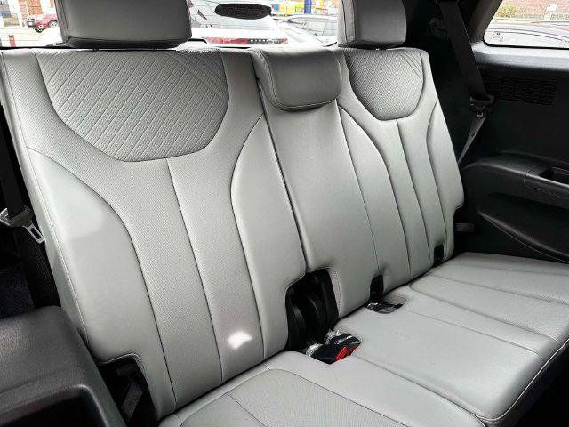 Used 2023 Hyundai Palisade SEL AWD/4WD image 17