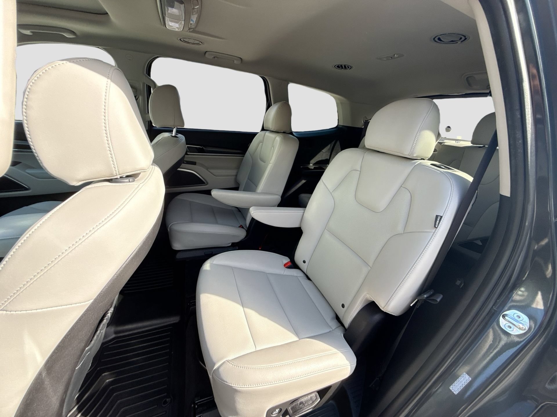 Used 2024 Kia Telluride S w/ S Sunroof Package FWD image 16