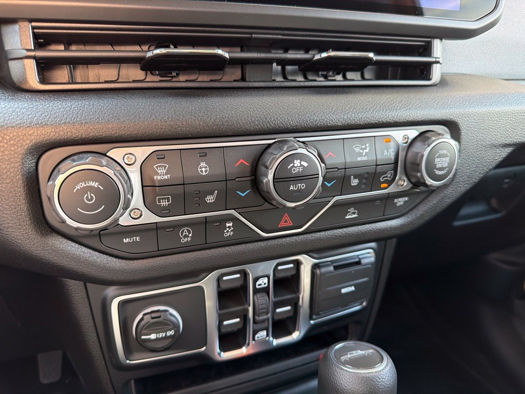 New 2026 Jeep Gladiator Sport AWD/4WD image 13