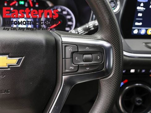 Used 2025 Chevrolet Blazer LT FWD image 16