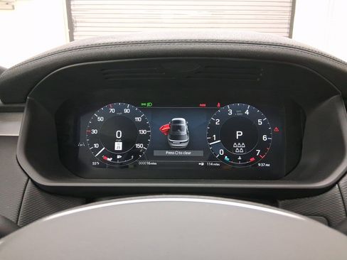 New 2026 Land Rover Discovery Limited Edition image 17