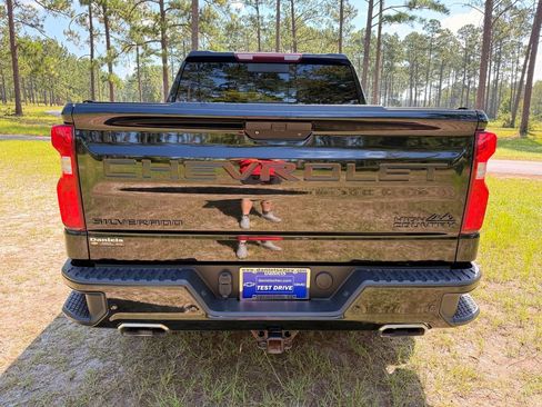Used 2022 Chevrolet Silverado 1500 High Country w/ LPO, Dark Essentials Package AWD/4WD image 4