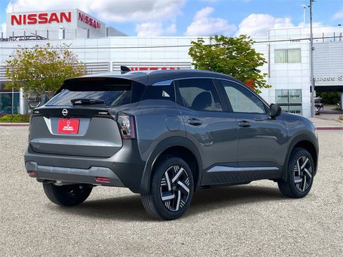 New 2026 Nissan Kicks SV image 4