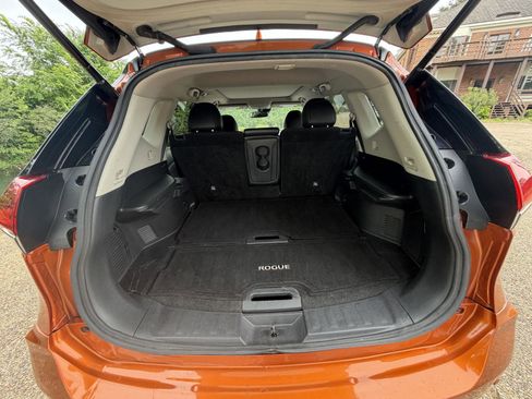 Used 2019 Nissan Rogue SL w/ Premium Package AWD/4WD image 16
