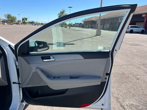 Used 2016 Hyundai Sonata SE image 18