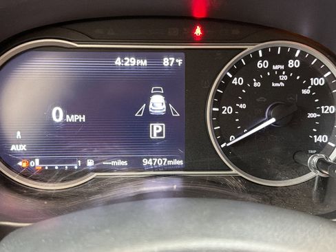 Used 2018 Nissan Kicks SV image 17