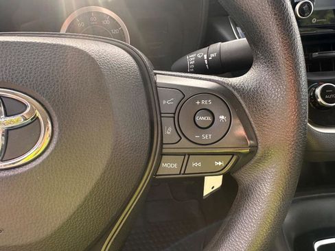 Used 2022 Toyota Corolla LE image 14