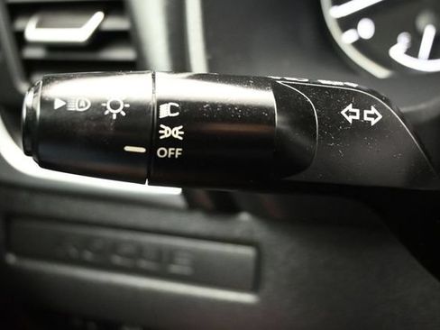 Used 2023 Nissan Rogue S FWD image 24