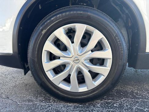 Used 2016 Nissan Rogue S w/ Appearance Package image 2