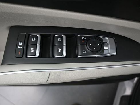 Used 2025 Kia Sorento S w/ Panoramic Sunroof Package FWD image 9