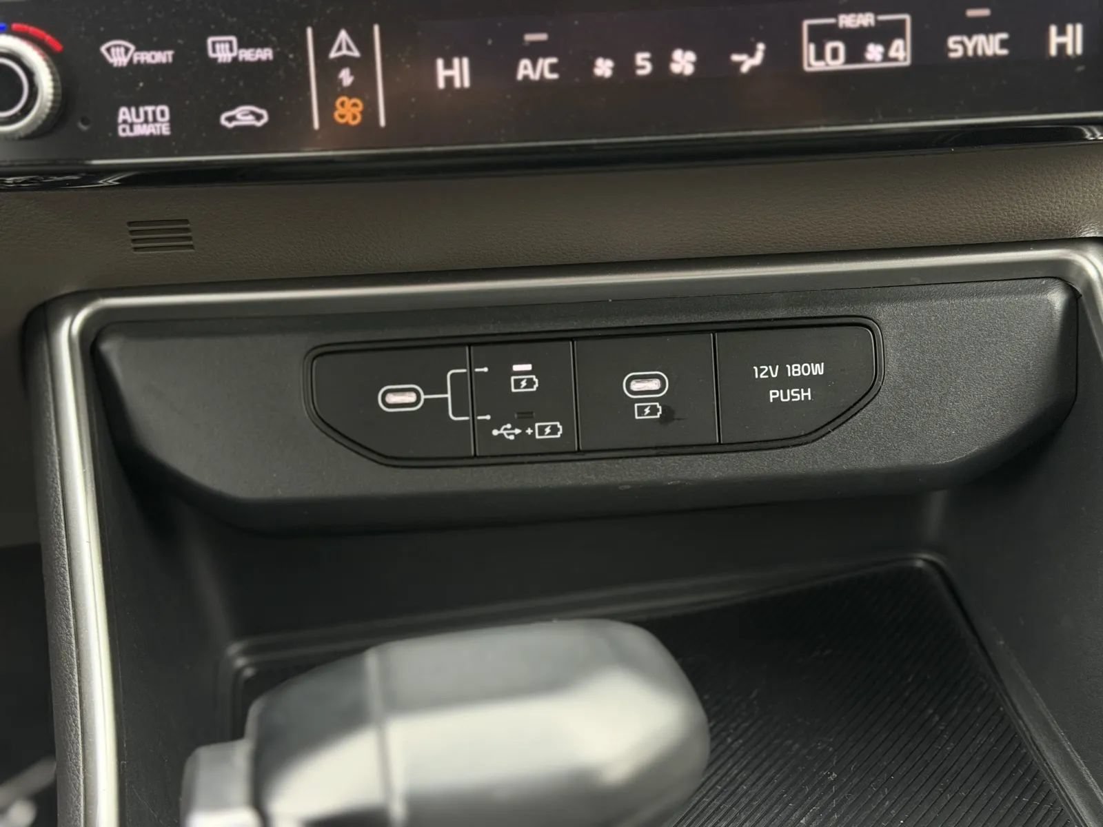 Used 2026 Kia Carnival FWD image 34