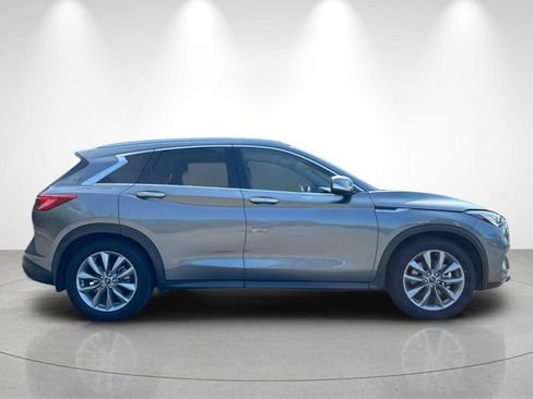 Used 2019 INFINITI QX50 Luxe w/ Navigation Package FWD image 6