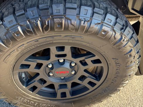 Used 2022 Toyota 4Runner SR5 Premium w/ Moonroof Package image 9