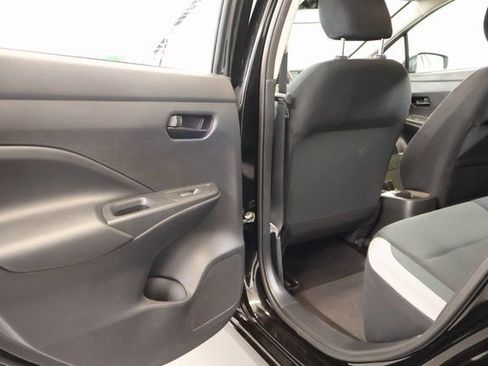 Used 2025 Nissan Versa S w/ Trunk Package image 25