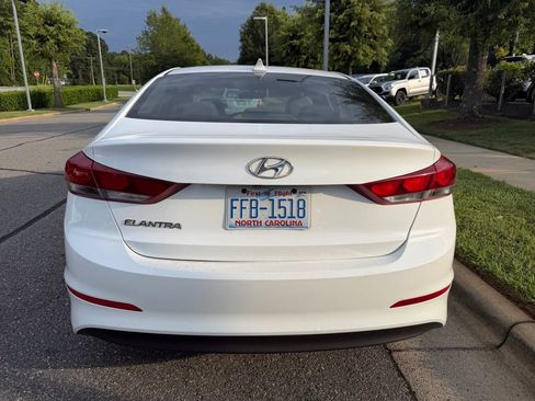 Used 2017 Hyundai Elantra SE FWD image 9