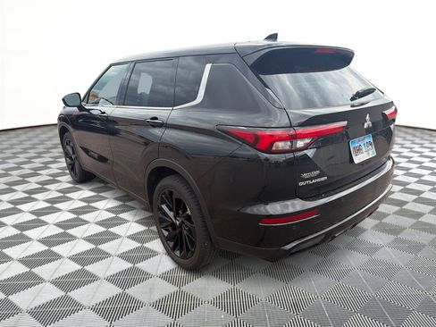 Used 2023 Mitsubishi Outlander SE Black Edition AWD/4WD image 3