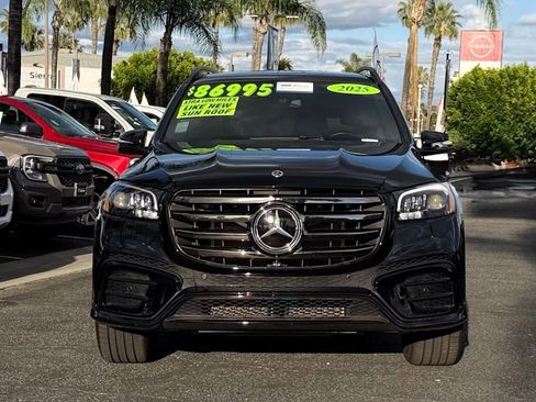 Used 2025 Mercedes-Benz GLS 450 4MATIC image 3
