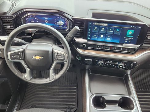 Used 2025 Chevrolet Silverado 2500 LT AWD/4WD image 33