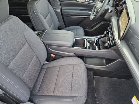 New 2027 Chevrolet Traverse LT FWD image 15
