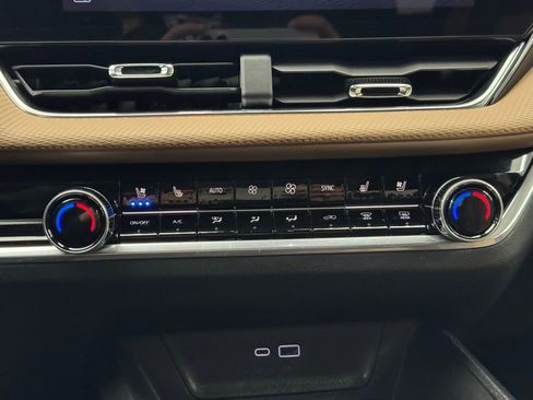 Used 2025 Chevrolet Equinox ACTIV w/ Safety and Technology Package image 30