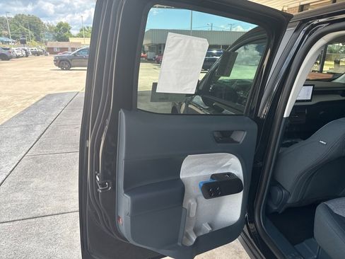 New 2025 Ford Maverick XLT image 14