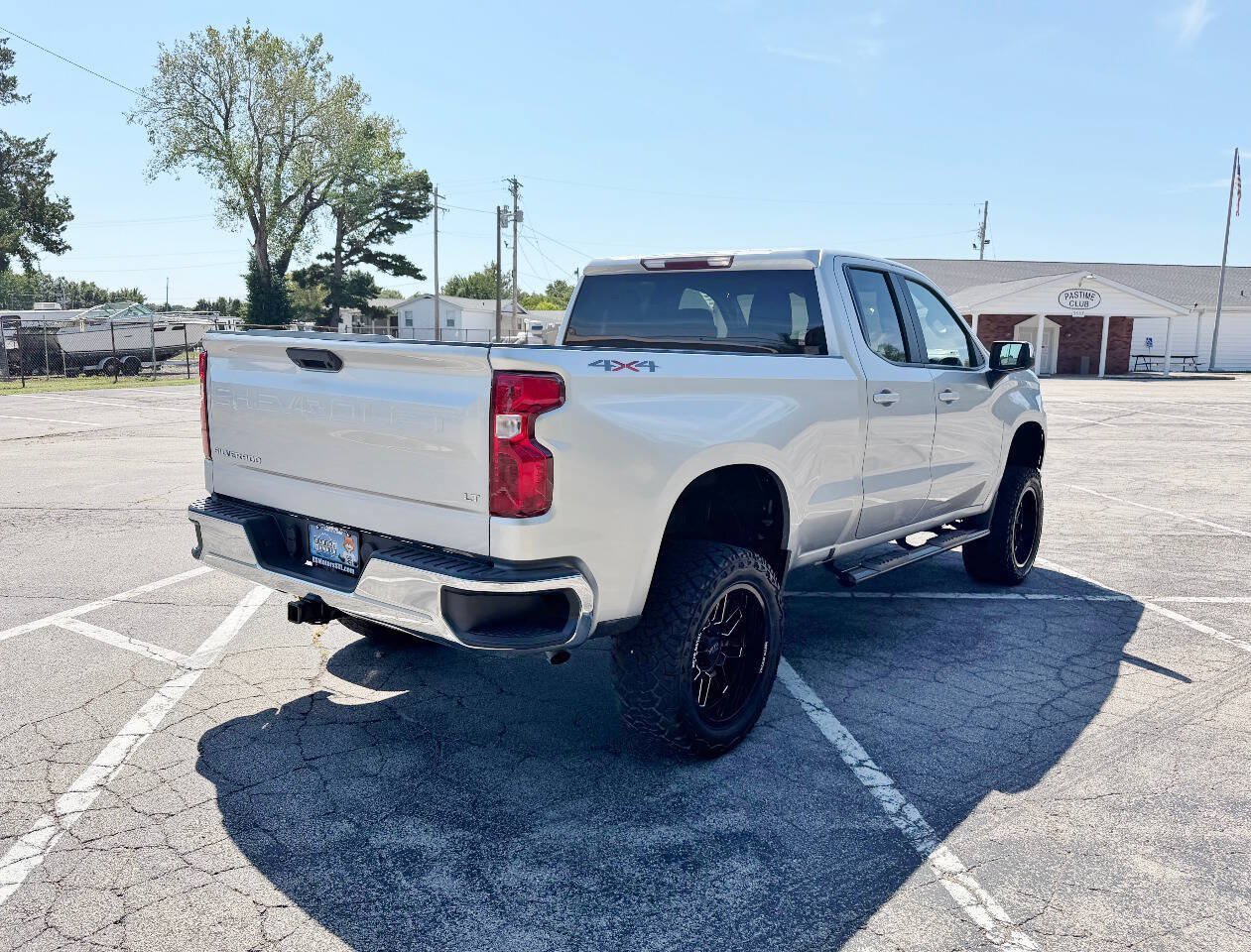 Used 2020 Chevrolet Silverado 1500 LT w/ Trailering Package AWD/4WD image 5