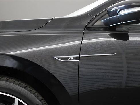 Used 2021 Volkswagen Passat 2.0T R-Line image 17