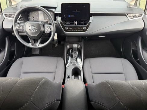 Used 2025 Toyota Corolla LE image 10