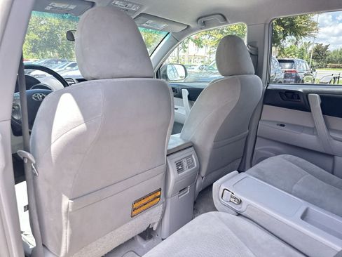 Used 2010 Toyota Highlander 2WD w/ Convenience Pkg image 14