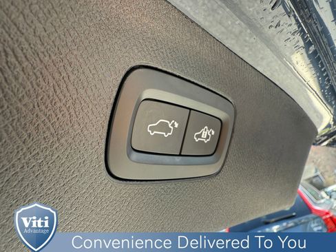 Certified 2023 Volvo XC90 B5 Plus AWD/4WD image 25
