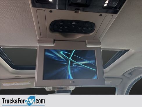 Used 2015 Chevrolet Suburban LT image 13