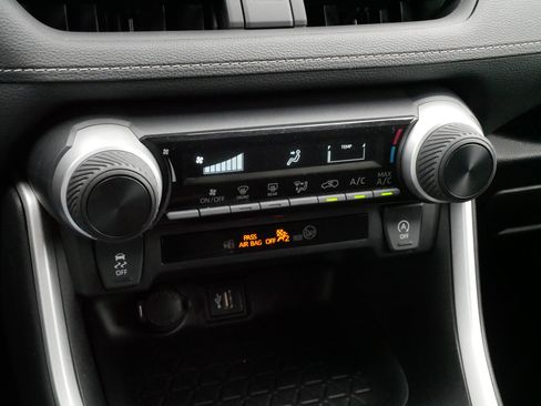 Certified 2024 Toyota RAV4 LE AWD/4WD image 23