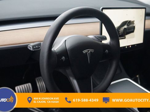 Used 2022 Tesla Model Y Performance image 19