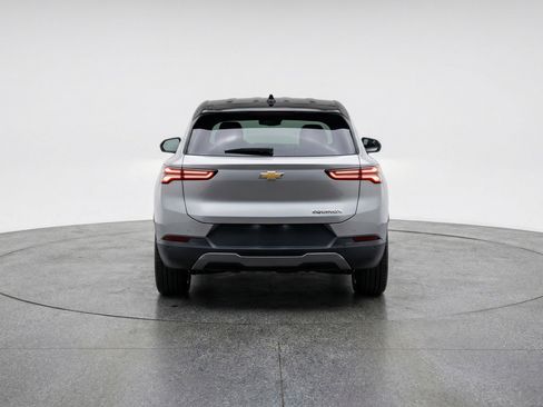 Used 2025 Chevrolet Equinox LT FWD image 7