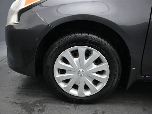 Used 2015 Nissan Versa SV image 41