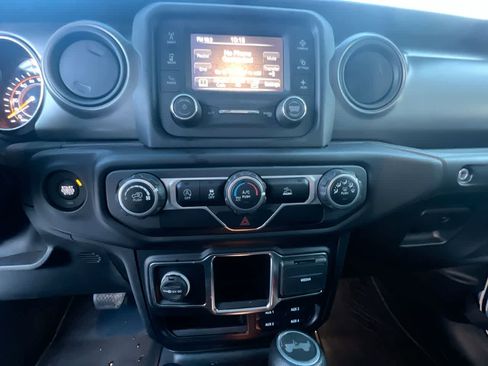 Used 2021 Jeep Wrangler Unlimited Sport image 19