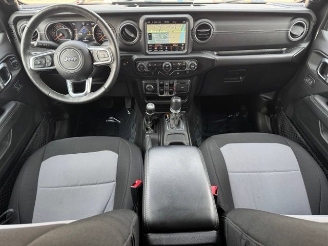 Used 2020 Jeep Gladiator Overland AWD/4WD image 11
