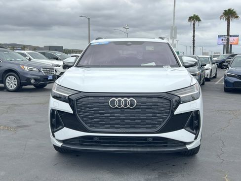 Used 2024 Audi Q4 e-tron Prestige w/ Black Optic Package AWD/4WD image 4