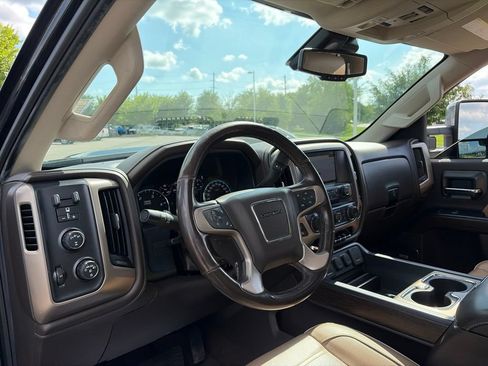 Used 2018 GMC Sierra 2500 Denali w/ Duramax Plus Package AWD/4WD image 53